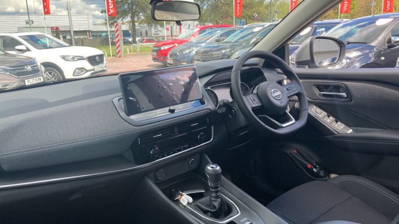 Nissan Qashqai 1.3 DiG-T MH Acenta Premium 5dr Petrol Hatchback